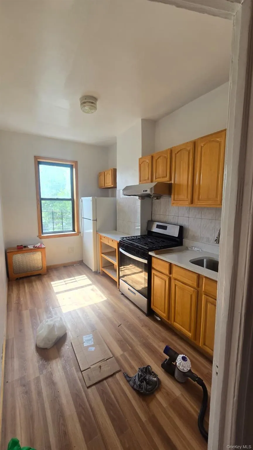 8812 86th Street, New York, NY, 3 Bedrooms Bedrooms, 6 Rooms Rooms,2 BathroomsBathrooms,Residential Lease,For Rent,86th,0,1009731 8812 86th Street, New York, NY, 3 Bedrooms Bedrooms, 6 Rooms Rooms,2 BathroomsBathrooms,Residential Lease,For Rent,86th,0,1009731