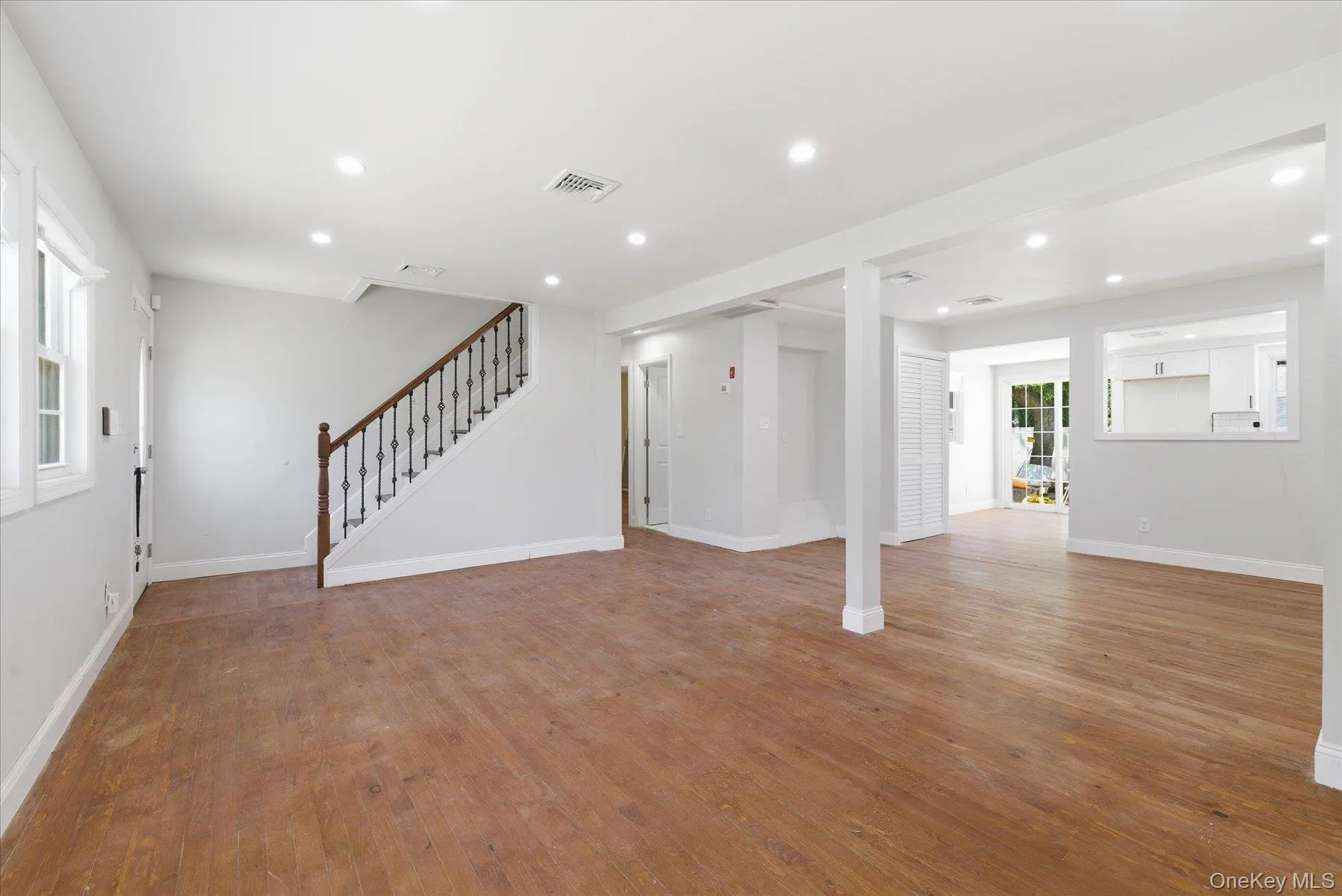 27 New Avenue, Babylon, NY, 4 Bedrooms Bedrooms, 8 Rooms Rooms,2 BathroomsBathrooms,Residential,For Rent,New,0,1009735 27 New Avenue, Babylon, NY, 4 Bedrooms Bedrooms, 8 Rooms Rooms,2 BathroomsBathrooms,Residential,For Rent,New,0,1009735
