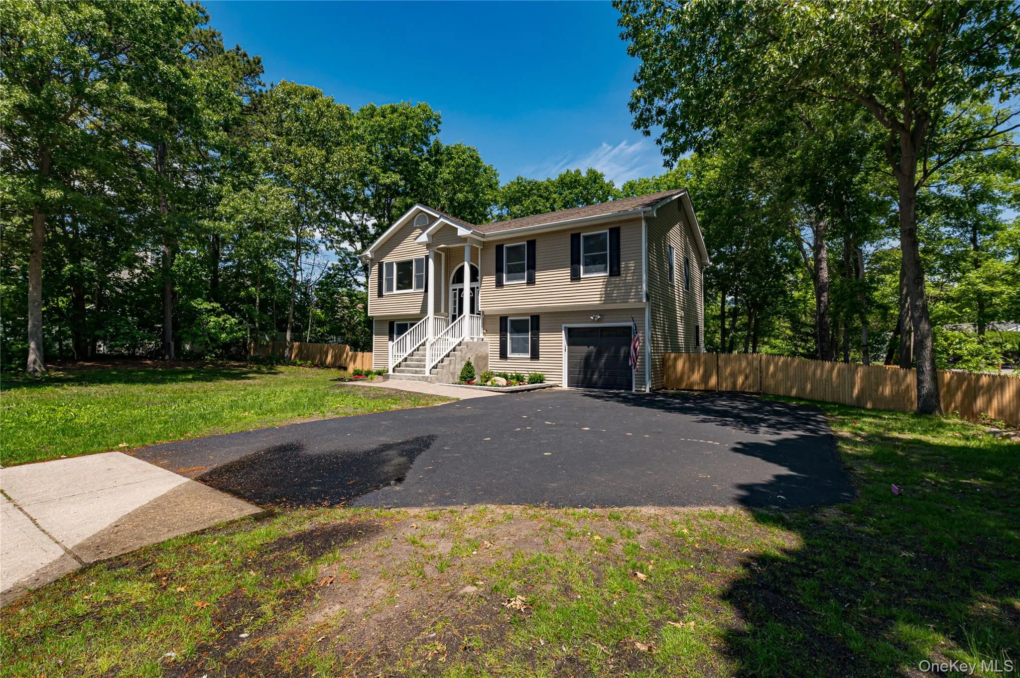 25 Camelot Drive, Brookhaven, NY, 5 Bedrooms Bedrooms, 11 Rooms Rooms,4 BathroomsBathrooms,Residential,For Rent,Camelot,0,1009738 25 Camelot Drive, Brookhaven, NY, 5 Bedrooms Bedrooms, 11 Rooms Rooms,4 BathroomsBathrooms,Residential,For Rent,Camelot,0,1009738