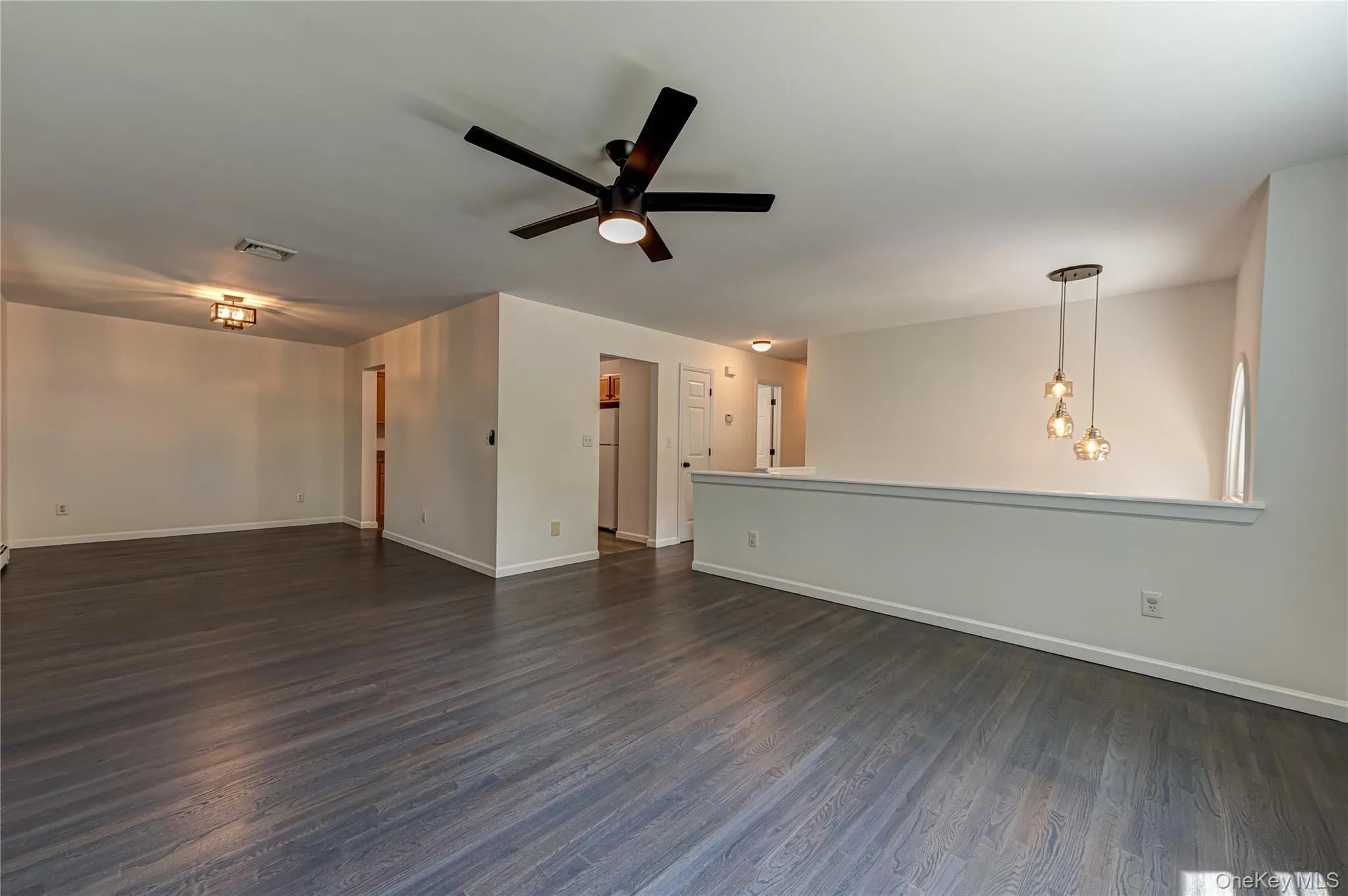 25 Camelot Drive, Brookhaven, NY, 5 Bedrooms Bedrooms, 11 Rooms Rooms,4 BathroomsBathrooms,Residential,For Rent,Camelot,0,1009738 25 Camelot Drive, Brookhaven, NY, 5 Bedrooms Bedrooms, 11 Rooms Rooms,4 BathroomsBathrooms,Residential,For Rent,Camelot,0,1009738