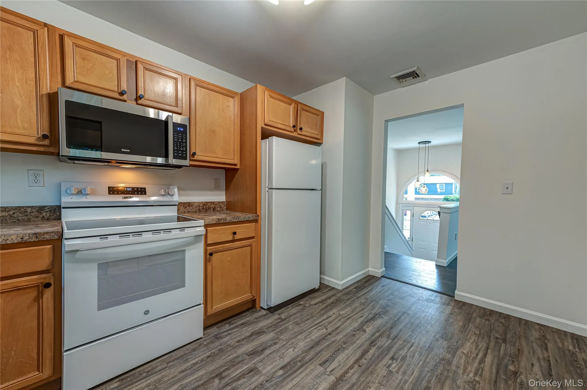 25 Camelot Drive, Brookhaven, NY, 5 Bedrooms Bedrooms, 11 Rooms Rooms,4 BathroomsBathrooms,Residential,For Rent,Camelot,0,1009738 25 Camelot Drive, Brookhaven, NY, 5 Bedrooms Bedrooms, 11 Rooms Rooms,4 BathroomsBathrooms,Residential,For Rent,Camelot,0,1009738