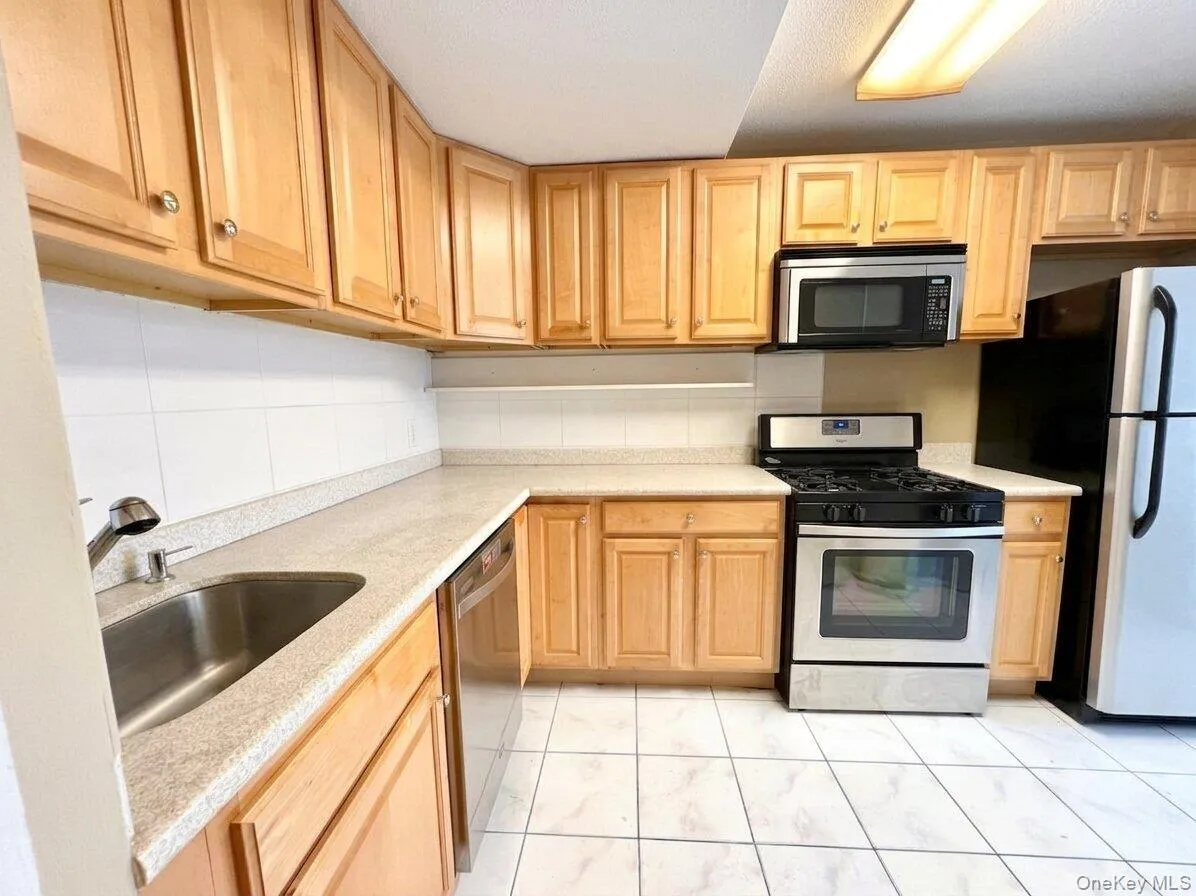 118 18 Union Tpke, New York, NY, 2 Bedrooms Bedrooms, 4 Rooms Rooms,1 BathroomBathrooms,Residential,For Rent,Union Tpke,0,1009741 118 18 Union Tpke, New York, NY, 2 Bedrooms Bedrooms, 4 Rooms Rooms,1 BathroomBathrooms,Residential,For Rent,Union Tpke,0,1009741