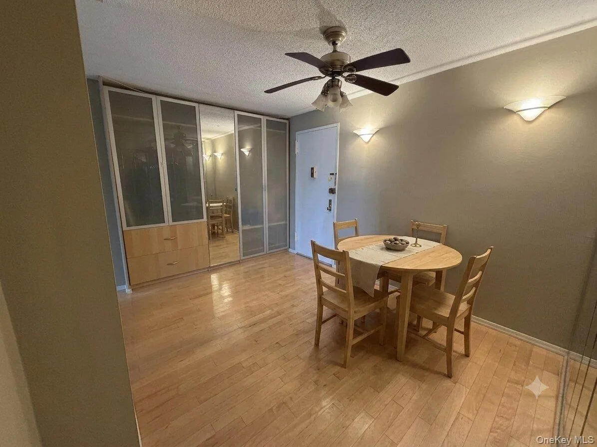 118 18 Union Tpke, New York, NY, 2 Bedrooms Bedrooms, 4 Rooms Rooms,1 BathroomBathrooms,Residential,For Rent,Union Tpke,0,1009741 118 18 Union Tpke, New York, NY, 2 Bedrooms Bedrooms, 4 Rooms Rooms,1 BathroomBathrooms,Residential,For Rent,Union Tpke,0,1009741
