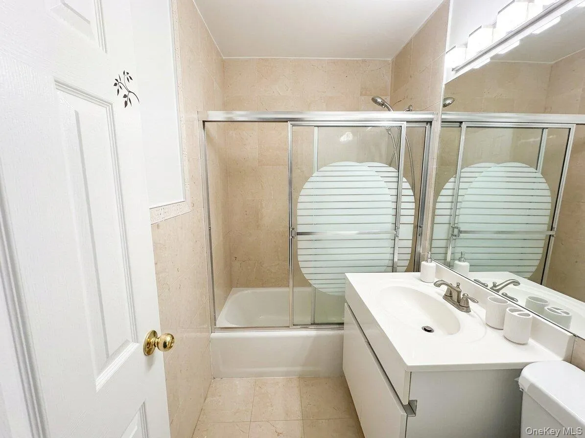 118 18 Union Tpke, New York, NY, 2 Bedrooms Bedrooms, 4 Rooms Rooms,1 BathroomBathrooms,Residential,For Rent,Union Tpke,0,1009741 118 18 Union Tpke, New York, NY, 2 Bedrooms Bedrooms, 4 Rooms Rooms,1 BathroomBathrooms,Residential,For Rent,Union Tpke,0,1009741