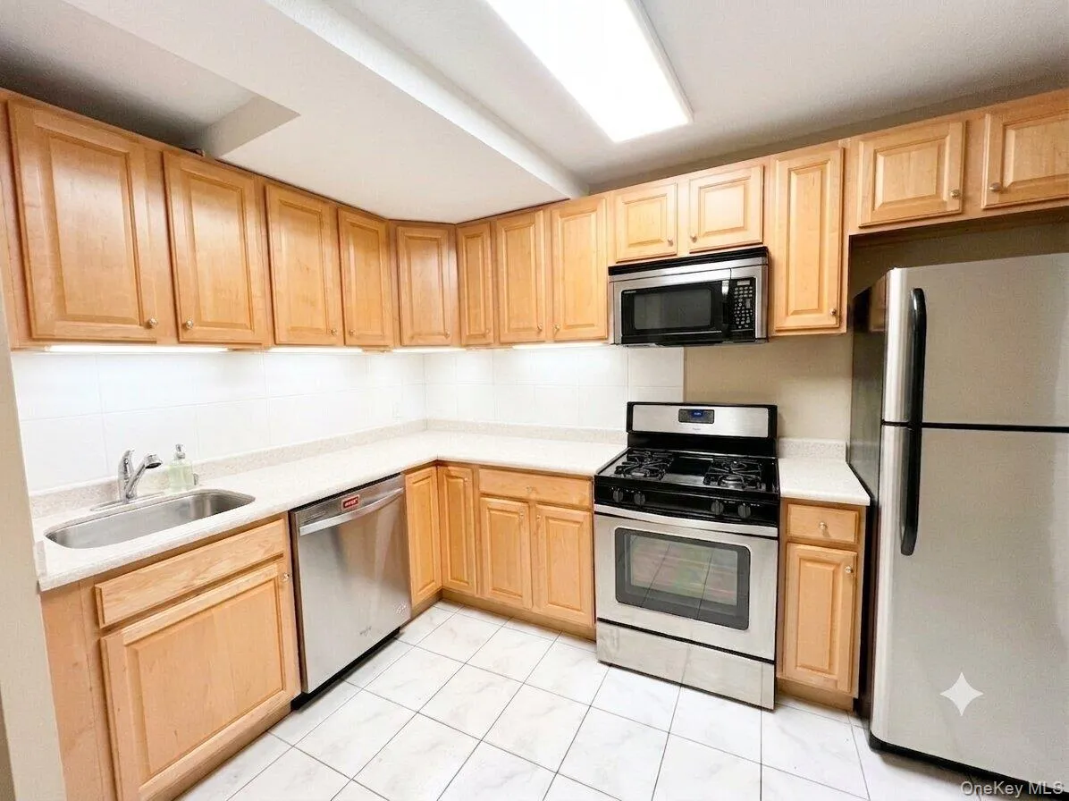 118 18 Union Tpke, New York, NY, 2 Bedrooms Bedrooms, 4 Rooms Rooms,1 BathroomBathrooms,Residential,For Rent,Union Tpke,0,1009741 118 18 Union Tpke, New York, NY, 2 Bedrooms Bedrooms, 4 Rooms Rooms,1 BathroomBathrooms,Residential,For Rent,Union Tpke,0,1009741