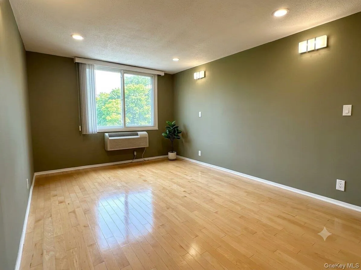 118 18 Union Tpke, New York, NY, 2 Bedrooms Bedrooms, 4 Rooms Rooms,1 BathroomBathrooms,Residential,For Rent,Union Tpke,0,1009741 118 18 Union Tpke, New York, NY, 2 Bedrooms Bedrooms, 4 Rooms Rooms,1 BathroomBathrooms,Residential,For Rent,Union Tpke,0,1009741