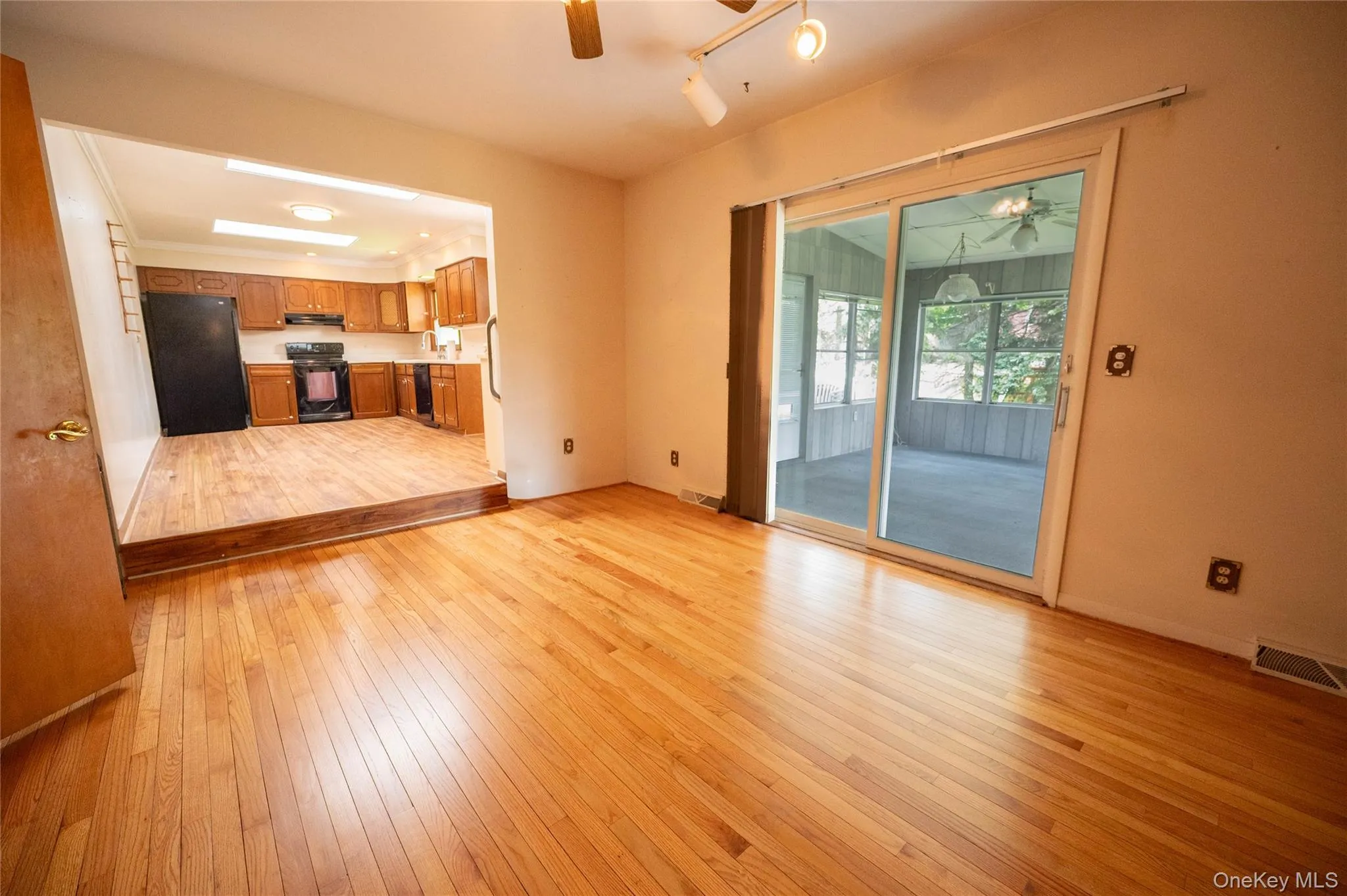 812 Jeffrey Street, Out Of Area, NY, 3 Bedrooms Bedrooms, 7 Rooms Rooms,2 BathroomsBathrooms,Residential,For Rent,Jeffrey,0,1009744 812 Jeffrey Street, Out Of Area, NY, 3 Bedrooms Bedrooms, 7 Rooms Rooms,2 BathroomsBathrooms,Residential,For Rent,Jeffrey,0,1009744