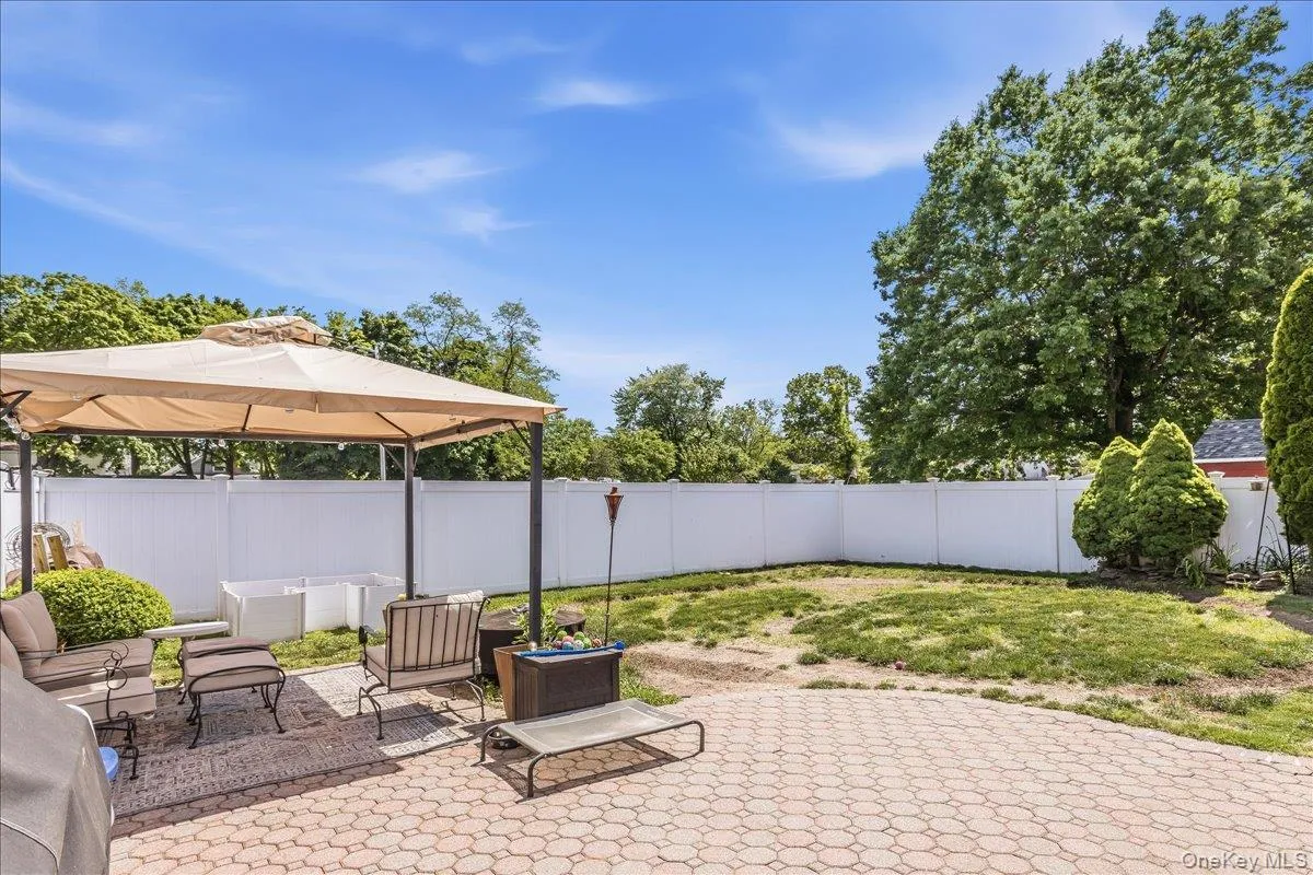 111 Birch Lane, Hempstead, NY, 4 Bedrooms Bedrooms, 8 Rooms Rooms,1 BathroomBathrooms,Residential,For Rent,Birch,0,1009763 111 Birch Lane, Hempstead, NY, 4 Bedrooms Bedrooms, 8 Rooms Rooms,1 BathroomBathrooms,Residential,For Rent,Birch,0,1009763