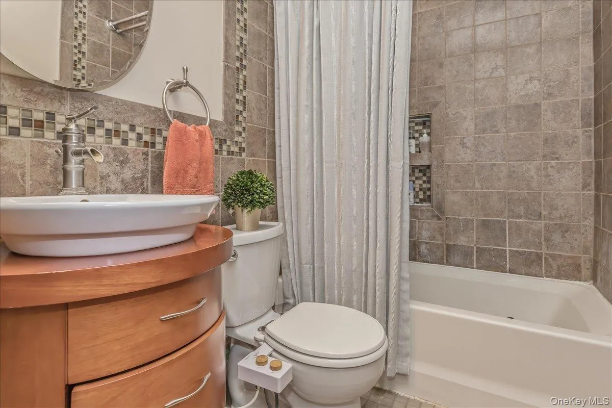 111 Birch Lane, Hempstead, NY, 4 Bedrooms Bedrooms, 8 Rooms Rooms,1 BathroomBathrooms,Residential,For Rent,Birch,0,1009763 111 Birch Lane, Hempstead, NY, 4 Bedrooms Bedrooms, 8 Rooms Rooms,1 BathroomBathrooms,Residential,For Rent,Birch,0,1009763