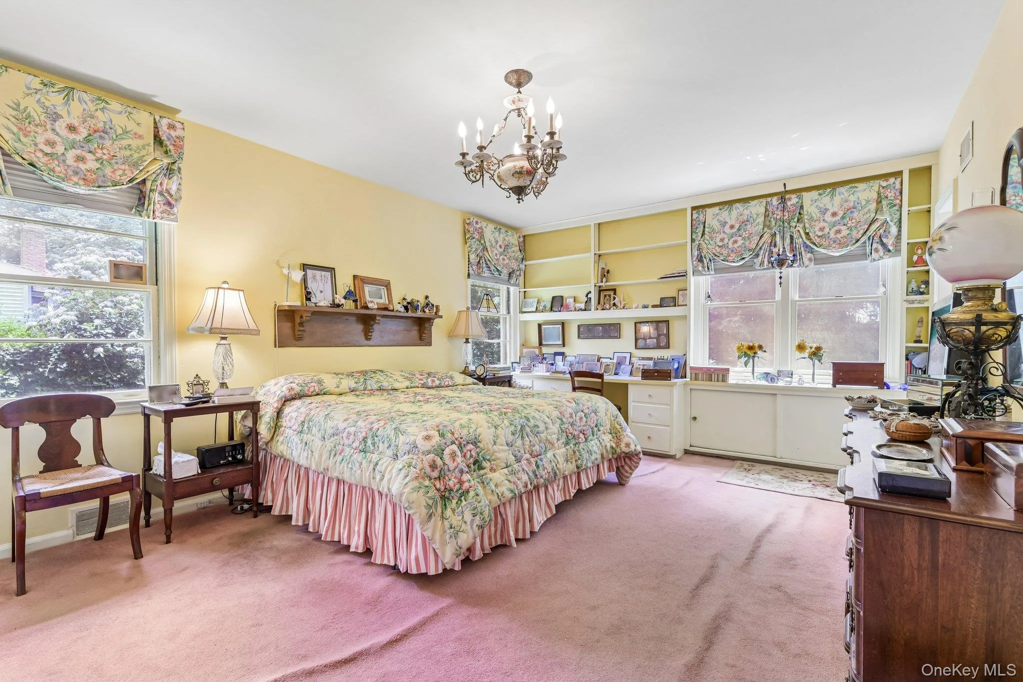 47 Mayfair Drive, Huntington, NY, 3 Bedrooms Bedrooms, 7 Rooms Rooms,2 BathroomsBathrooms,Residential,For Rent,Mayfair,0,KEY1009768 47 Mayfair Drive, Huntington, NY, 3 Bedrooms Bedrooms, 7 Rooms Rooms,2 BathroomsBathrooms,Residential,For Rent,Mayfair,0,KEY1009768
