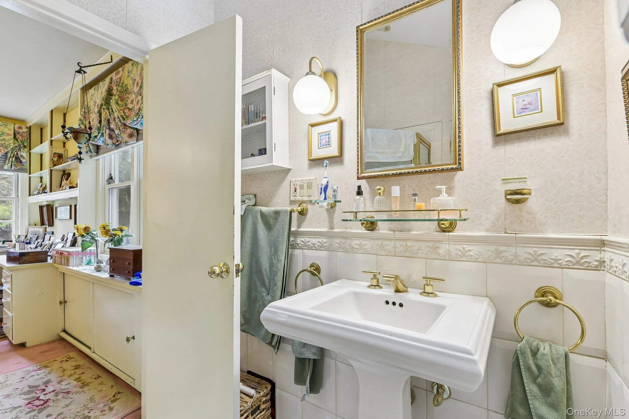 47 Mayfair Drive, Huntington, NY, 3 Bedrooms Bedrooms, 7 Rooms Rooms,2 BathroomsBathrooms,Residential,For Rent,Mayfair,0,KEY1009768 47 Mayfair Drive, Huntington, NY, 3 Bedrooms Bedrooms, 7 Rooms Rooms,2 BathroomsBathrooms,Residential,For Rent,Mayfair,0,KEY1009768