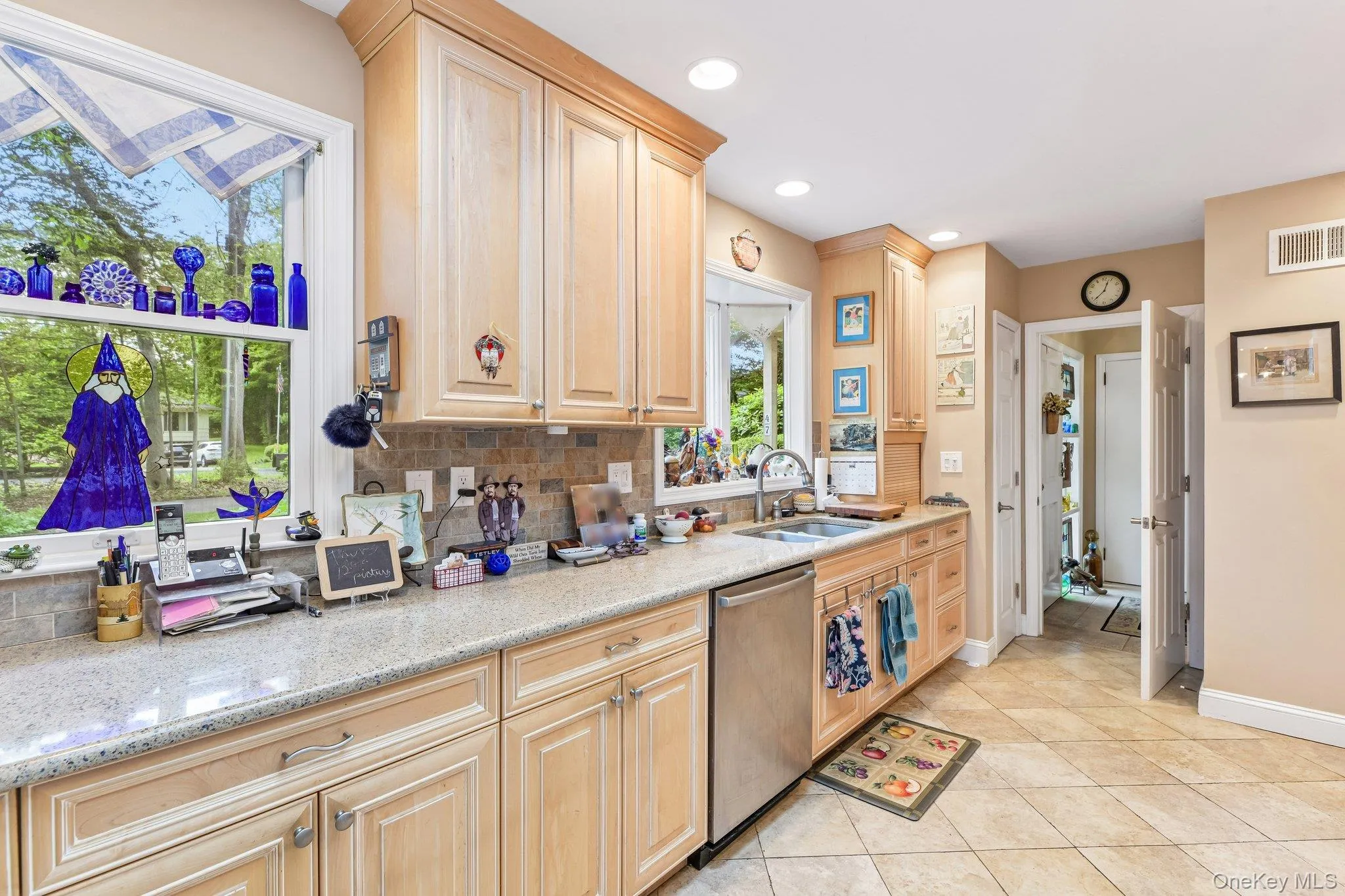 47 Mayfair Drive, Huntington, NY, 3 Bedrooms Bedrooms, 7 Rooms Rooms,2 BathroomsBathrooms,Residential,For Rent,Mayfair,0,KEY1009768 47 Mayfair Drive, Huntington, NY, 3 Bedrooms Bedrooms, 7 Rooms Rooms,2 BathroomsBathrooms,Residential,For Rent,Mayfair,0,KEY1009768