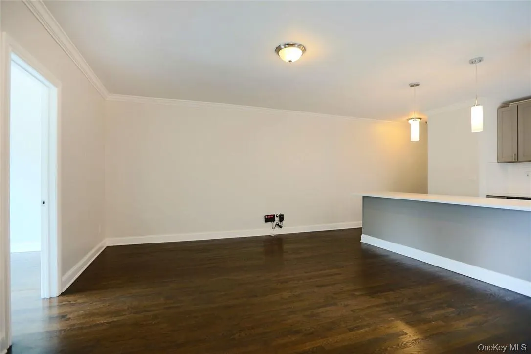 196 Martine Avenue, White Plains, NY, 3 Bedrooms Bedrooms, 6 Rooms Rooms,2 BathroomsBathrooms,Residential Lease,For Rent,Martine,0,1009771 196 Martine Avenue, White Plains, NY, 3 Bedrooms Bedrooms, 6 Rooms Rooms,2 BathroomsBathrooms,Residential Lease,For Rent,Martine,0,1009771