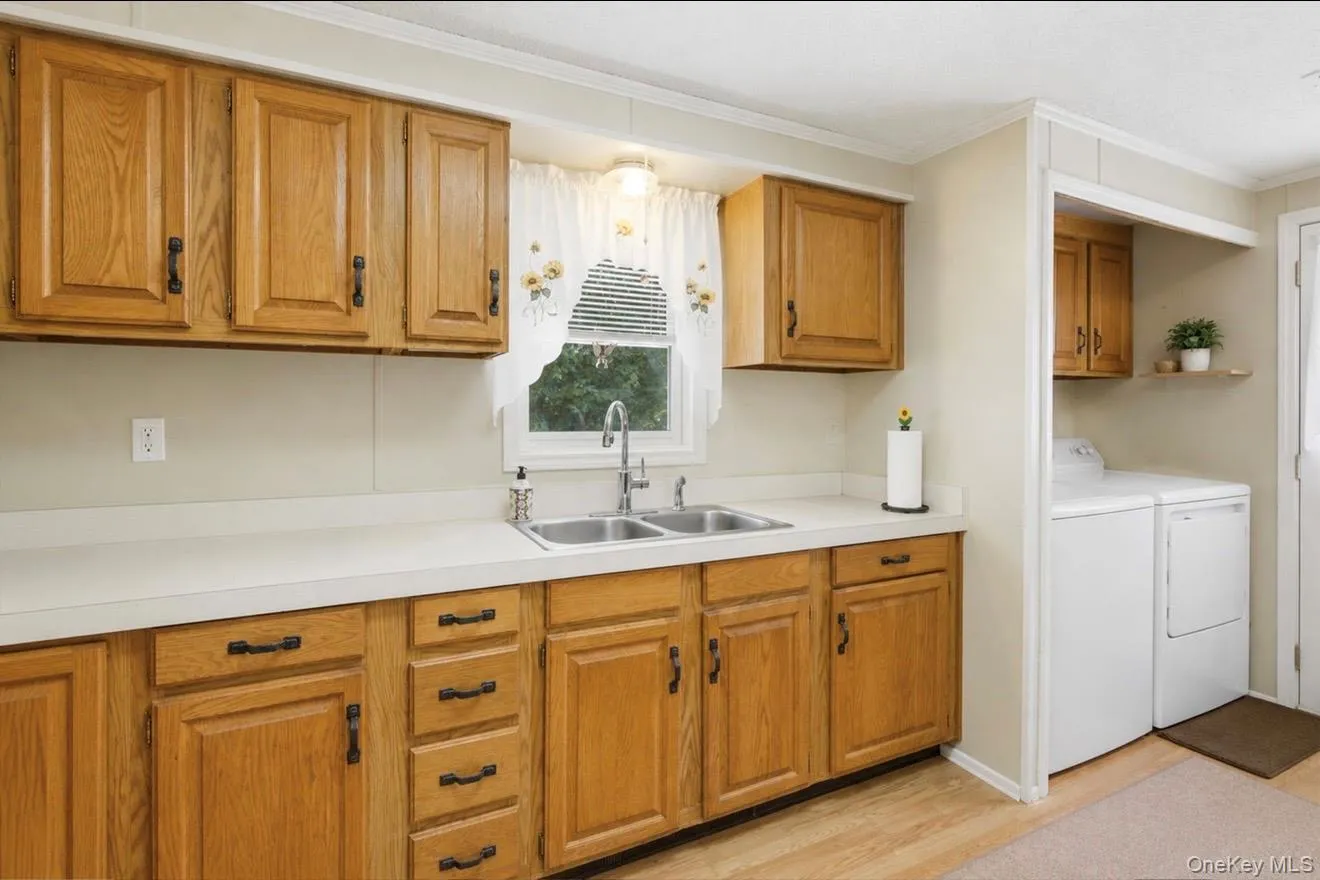 83 Knapp Road, Brookhaven, NY, 3 Bedrooms Bedrooms, 6 Rooms Rooms,1 BathroomBathrooms,Residential,For Rent,Knapp,0,1009774 83 Knapp Road, Brookhaven, NY, 3 Bedrooms Bedrooms, 6 Rooms Rooms,1 BathroomBathrooms,Residential,For Rent,Knapp,0,1009774