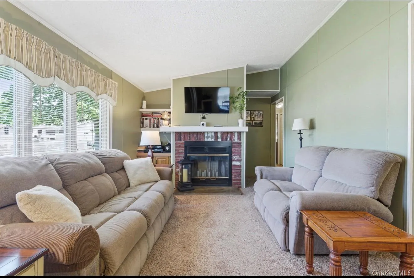 83 Knapp Road, Brookhaven, NY, 3 Bedrooms Bedrooms, 6 Rooms Rooms,1 BathroomBathrooms,Residential,For Rent,Knapp,0,1009774 83 Knapp Road, Brookhaven, NY, 3 Bedrooms Bedrooms, 6 Rooms Rooms,1 BathroomBathrooms,Residential,For Rent,Knapp,0,1009774