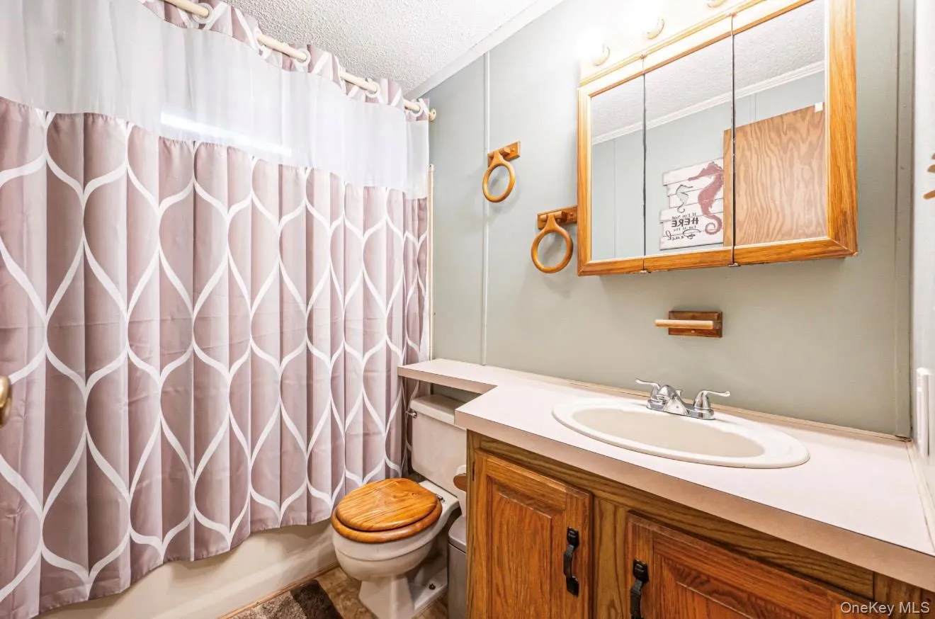 83 Knapp Road, Brookhaven, NY, 3 Bedrooms Bedrooms, 6 Rooms Rooms,1 BathroomBathrooms,Residential,For Rent,Knapp,0,1009774 83 Knapp Road, Brookhaven, NY, 3 Bedrooms Bedrooms, 6 Rooms Rooms,1 BathroomBathrooms,Residential,For Rent,Knapp,0,1009774