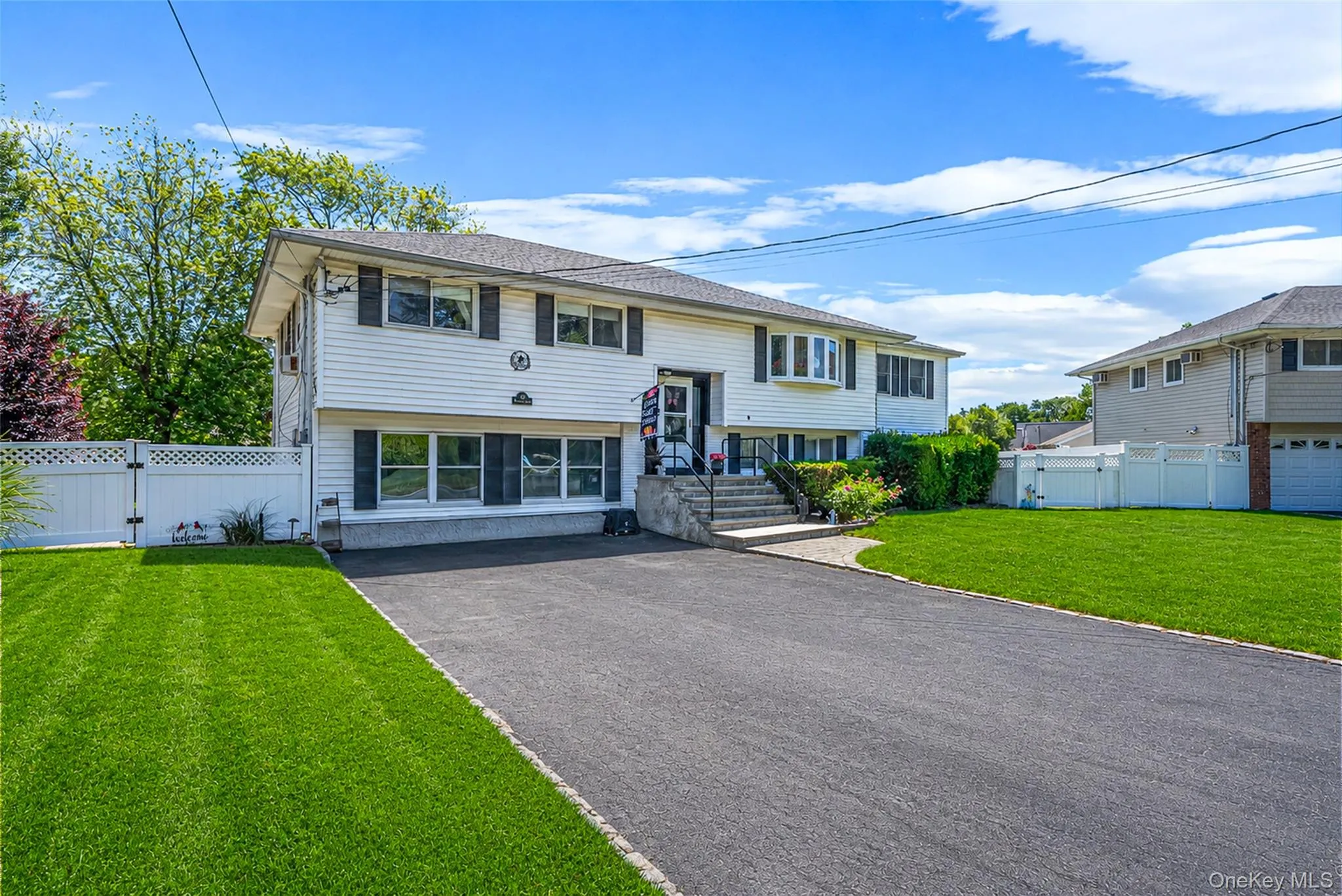 20 Rochelle Court, Babylon, NY, 5 Bedrooms Bedrooms, 10 Rooms Rooms,3 BathroomsBathrooms,Residential,For Rent,Rochelle,0,1009776 20 Rochelle Court, Babylon, NY, 5 Bedrooms Bedrooms, 10 Rooms Rooms,3 BathroomsBathrooms,Residential,For Rent,Rochelle,0,1009776