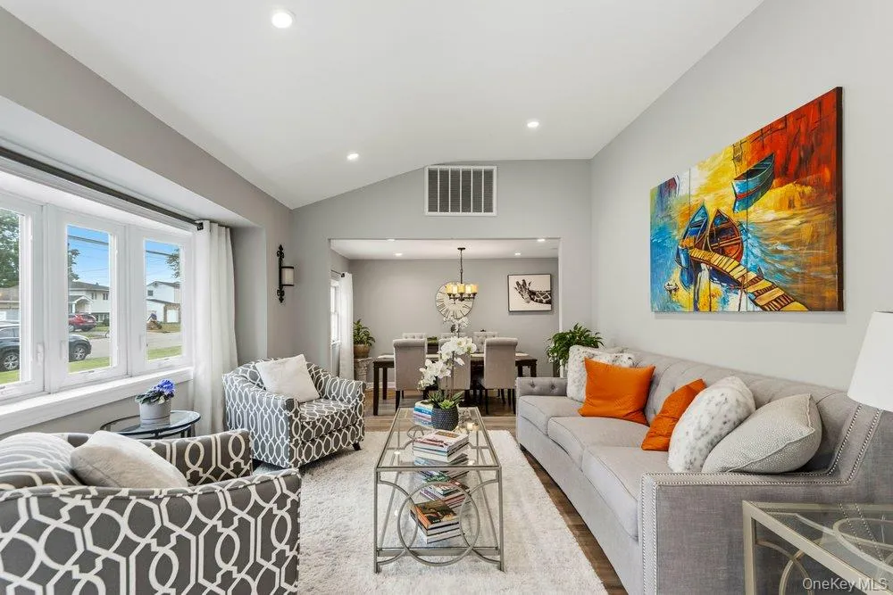 282 W 22nd Street, Babylon, NY, 3 Bedrooms Bedrooms, 9 Rooms Rooms,2 BathroomsBathrooms,Residential,For Rent,W 22nd Street,0,1009777 282 W 22nd Street, Babylon, NY, 3 Bedrooms Bedrooms, 9 Rooms Rooms,2 BathroomsBathrooms,Residential,For Rent,W 22nd Street,0,1009777