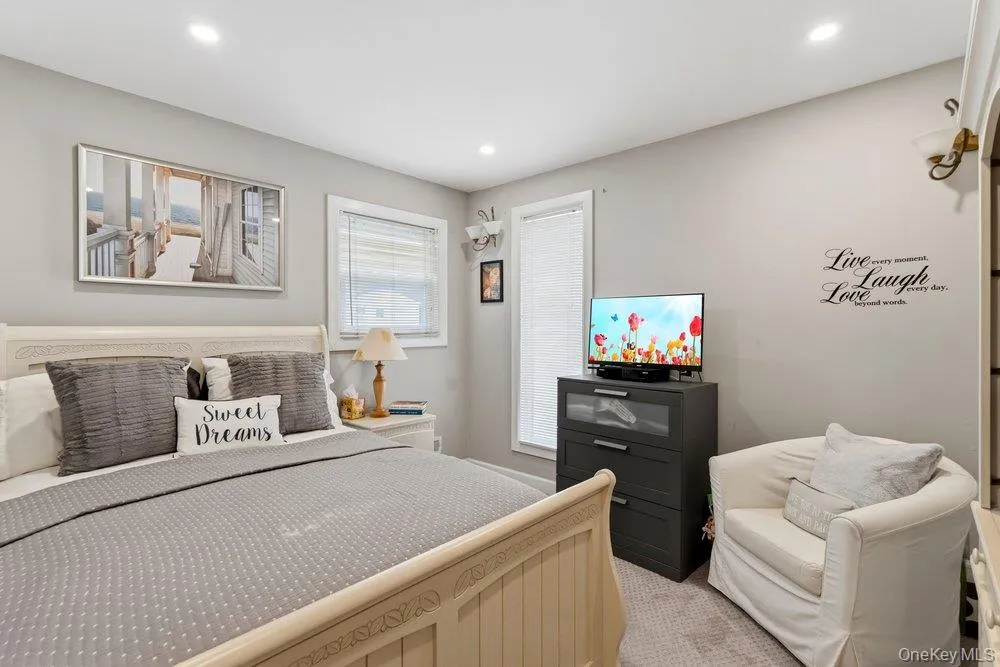 282 W 22nd Street, Babylon, NY, 3 Bedrooms Bedrooms, 9 Rooms Rooms,2 BathroomsBathrooms,Residential,For Rent,W 22nd Street,0,1009777 282 W 22nd Street, Babylon, NY, 3 Bedrooms Bedrooms, 9 Rooms Rooms,2 BathroomsBathrooms,Residential,For Rent,W 22nd Street,0,1009777