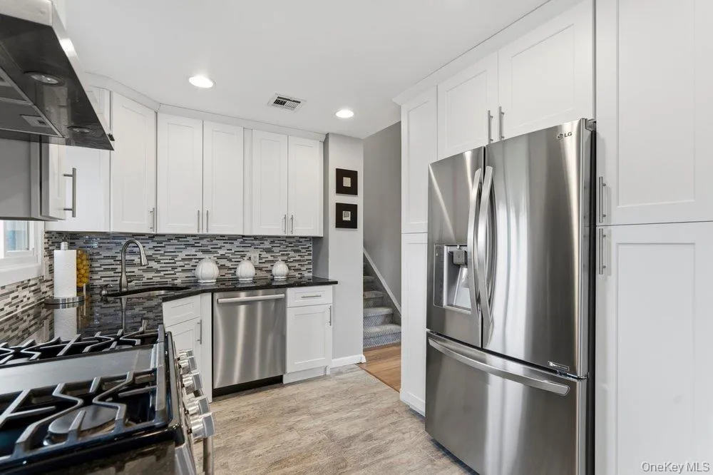282 W 22nd Street, Babylon, NY, 3 Bedrooms Bedrooms, 9 Rooms Rooms,2 BathroomsBathrooms,Residential,For Rent,W 22nd Street,0,1009777 282 W 22nd Street, Babylon, NY, 3 Bedrooms Bedrooms, 9 Rooms Rooms,2 BathroomsBathrooms,Residential,For Rent,W 22nd Street,0,1009777