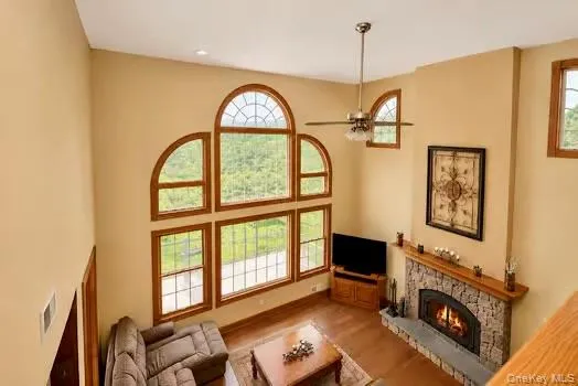 15 Christina Way, Marlboro, NY, 4 Bedrooms Bedrooms, 8 Rooms Rooms,3 BathroomsBathrooms,Residential,For Rent,Christina,0,1009780 15 Christina Way, Marlboro, NY, 4 Bedrooms Bedrooms, 8 Rooms Rooms,3 BathroomsBathrooms,Residential,For Rent,Christina,0,1009780