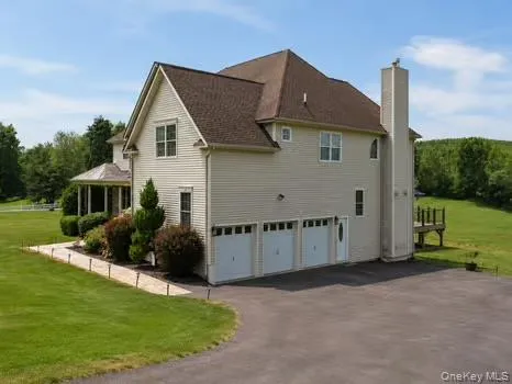 15 Christina Way, Marlboro, NY, 4 Bedrooms Bedrooms, 8 Rooms Rooms,3 BathroomsBathrooms,Residential,For Rent,Christina,0,1009780 15 Christina Way, Marlboro, NY, 4 Bedrooms Bedrooms, 8 Rooms Rooms,3 BathroomsBathrooms,Residential,For Rent,Christina,0,1009780