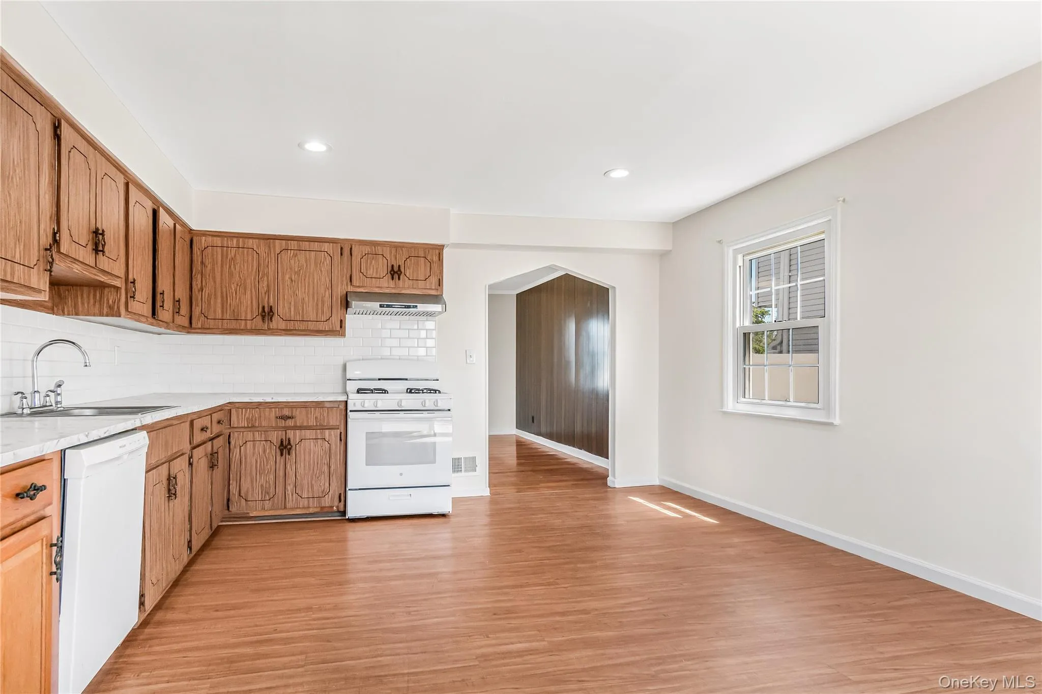 32 Gables Drive, Oyster Bay, NY, 5 Bedrooms Bedrooms, 9 Rooms Rooms,2 BathroomsBathrooms,Residential,For Rent,Gables,0,KEY1009786 32 Gables Drive, Oyster Bay, NY, 5 Bedrooms Bedrooms, 9 Rooms Rooms,2 BathroomsBathrooms,Residential,For Rent,Gables,0,KEY1009786