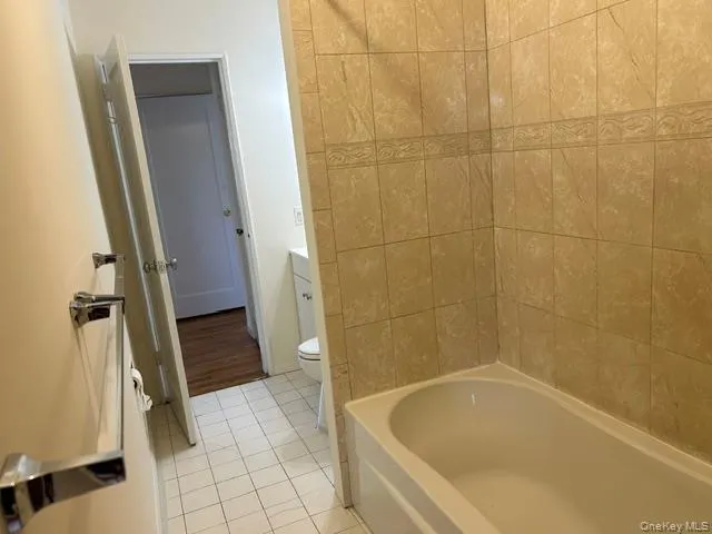 1st floor bath complete with tub 1st floor bath complete with tub