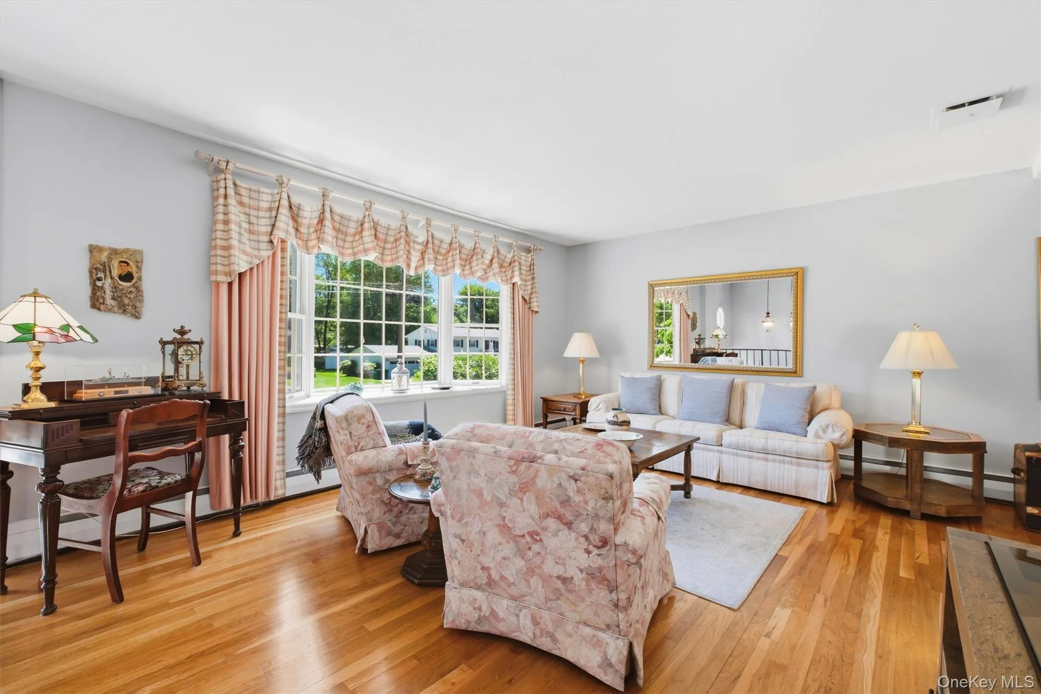 Gleaming hardwood floors Gleaming hardwood floors