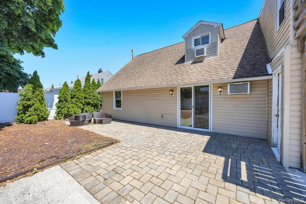 153 Sunrise Lane, Hempstead, NY, 6 Bedrooms Bedrooms, 9 Rooms Rooms,3 BathroomsBathrooms,Residential Lease,For Rent,Sunrise,0,1009790 153 Sunrise Lane, Hempstead, NY, 6 Bedrooms Bedrooms, 9 Rooms Rooms,3 BathroomsBathrooms,Residential Lease,For Rent,Sunrise,0,1009790