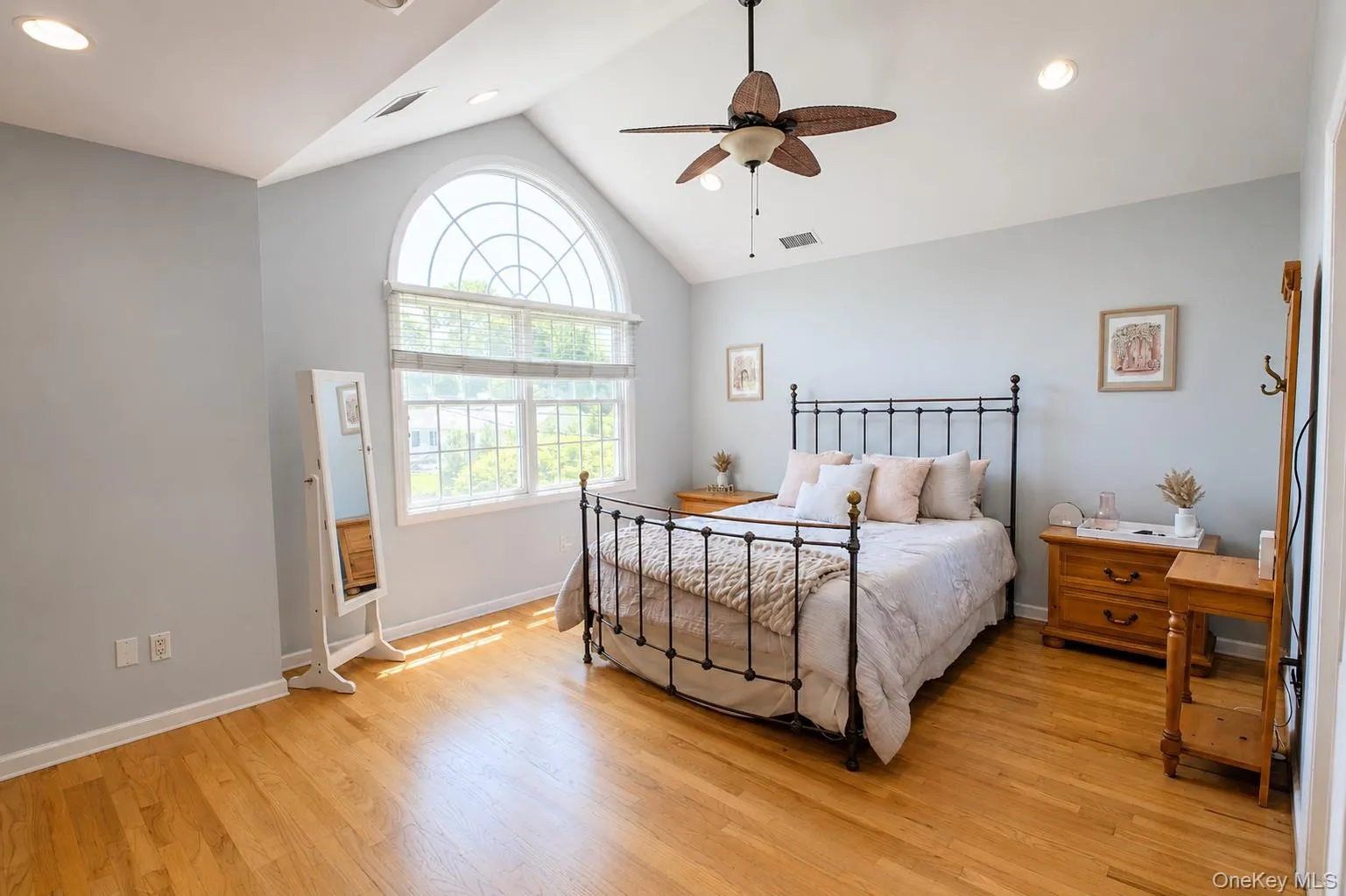 257 4th Street, Smithtown, NY, 4 Bedrooms Bedrooms, 11 Rooms Rooms,3 BathroomsBathrooms,Residential,For Rent,4th,0,1009791 257 4th Street, Smithtown, NY, 4 Bedrooms Bedrooms, 11 Rooms Rooms,3 BathroomsBathrooms,Residential,For Rent,4th,0,1009791