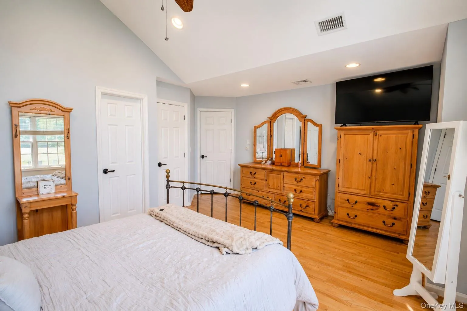 257 4th Street, Smithtown, NY, 4 Bedrooms Bedrooms, 11 Rooms Rooms,3 BathroomsBathrooms,Residential,For Rent,4th,0,1009791 257 4th Street, Smithtown, NY, 4 Bedrooms Bedrooms, 11 Rooms Rooms,3 BathroomsBathrooms,Residential,For Rent,4th,0,1009791