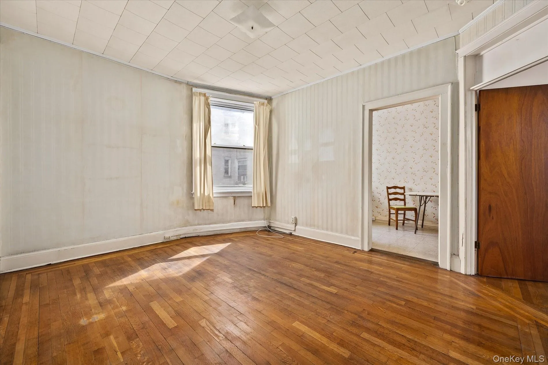 64-09 39 Avenue, New York, NY, 2 Bedrooms Bedrooms, 5 Rooms Rooms,1 BathroomBathrooms,Residential,For Rent,39,0,KEY1009793 64-09 39 Avenue, New York, NY, 2 Bedrooms Bedrooms, 5 Rooms Rooms,1 BathroomBathrooms,Residential,For Rent,39,0,KEY1009793