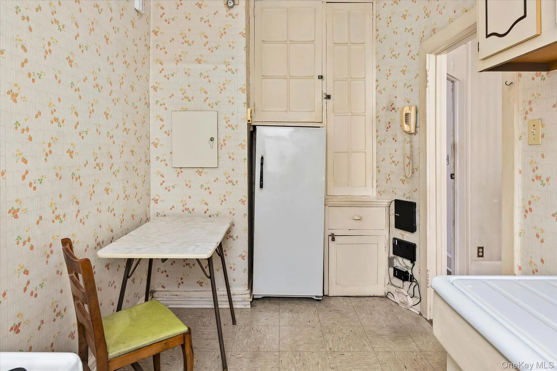 64-09 39 Avenue, New York, NY, 2 Bedrooms Bedrooms, 5 Rooms Rooms,1 BathroomBathrooms,Residential,For Rent,39,0,KEY1009793 64-09 39 Avenue, New York, NY, 2 Bedrooms Bedrooms, 5 Rooms Rooms,1 BathroomBathrooms,Residential,For Rent,39,0,KEY1009793