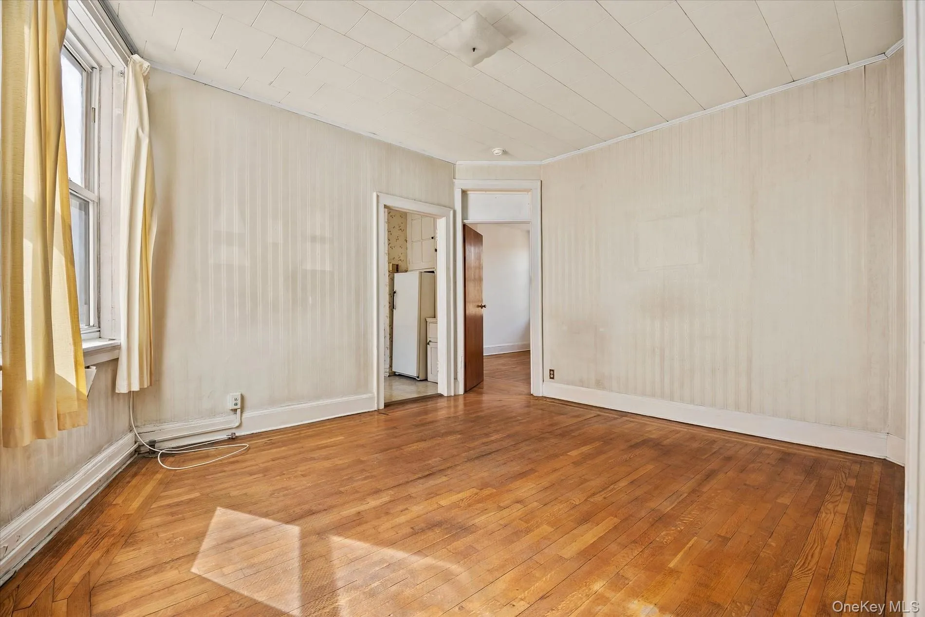 64-09 39 Avenue, New York, NY, 2 Bedrooms Bedrooms, 5 Rooms Rooms,1 BathroomBathrooms,Residential,For Rent,39,0,KEY1009793 64-09 39 Avenue, New York, NY, 2 Bedrooms Bedrooms, 5 Rooms Rooms,1 BathroomBathrooms,Residential,For Rent,39,0,KEY1009793