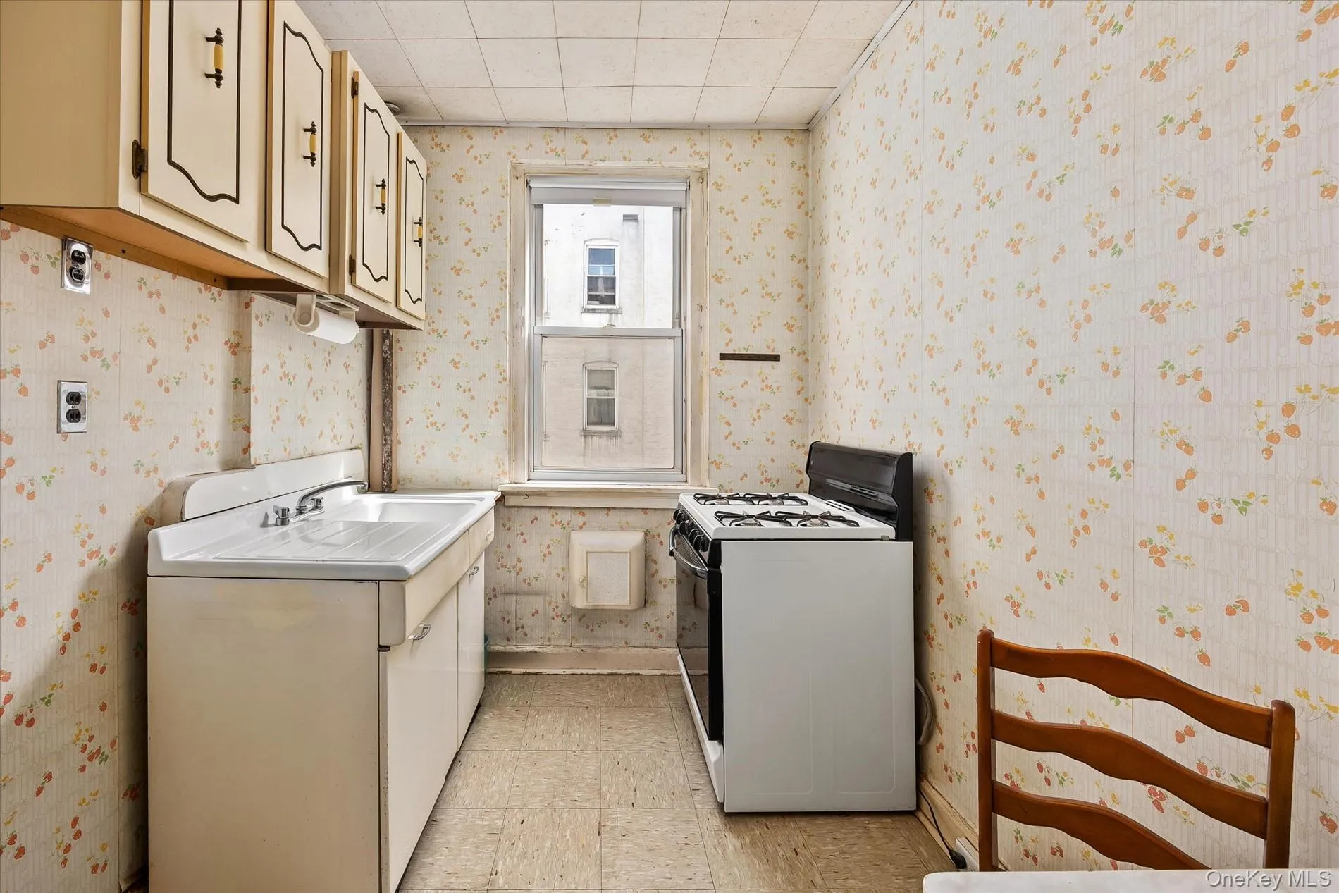 64-09 39 Avenue, New York, NY, 2 Bedrooms Bedrooms, 5 Rooms Rooms,1 BathroomBathrooms,Residential,For Rent,39,0,KEY1009793 64-09 39 Avenue, New York, NY, 2 Bedrooms Bedrooms, 5 Rooms Rooms,1 BathroomBathrooms,Residential,For Rent,39,0,KEY1009793