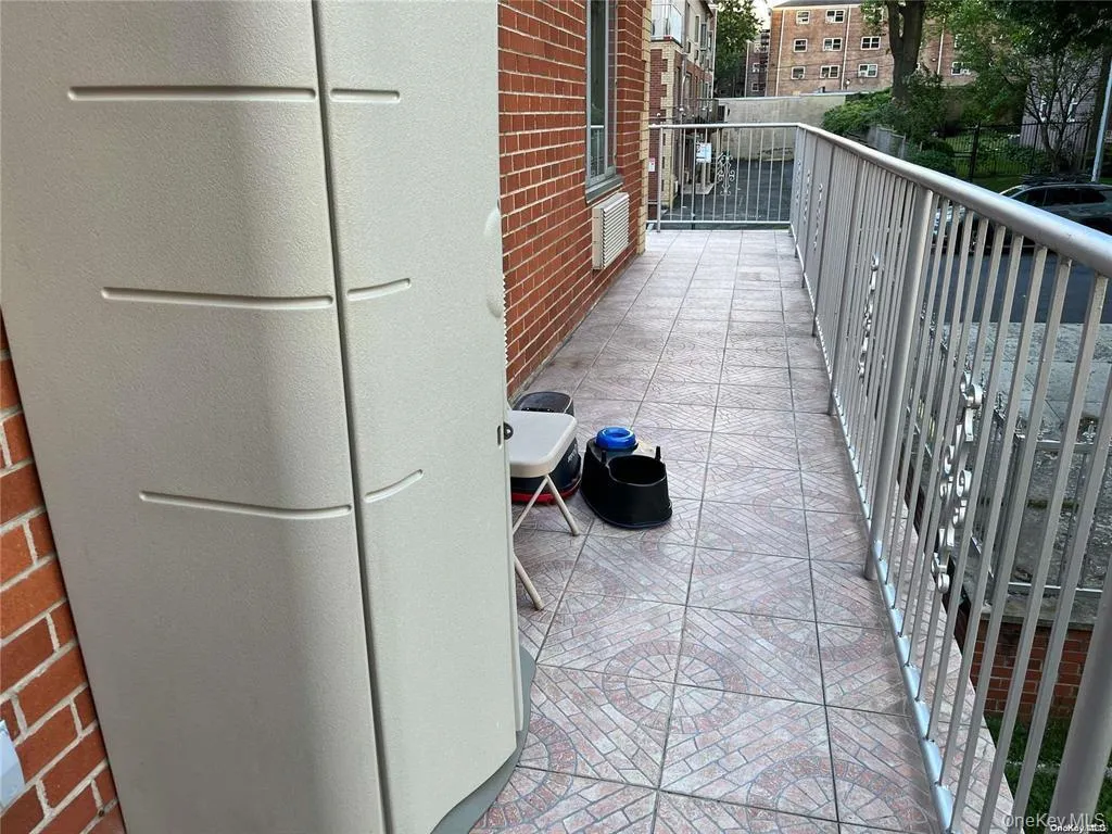6434 Grand Central Parkway, New York, NY, 2 Bedrooms Bedrooms, 7 Rooms Rooms,2 BathroomsBathrooms,Residential,For Rent,Grand Central,0,1009798 6434 Grand Central Parkway, New York, NY, 2 Bedrooms Bedrooms, 7 Rooms Rooms,2 BathroomsBathrooms,Residential,For Rent,Grand Central,0,1009798