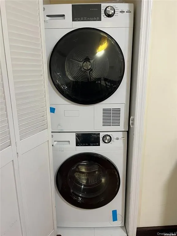6434 Grand Central Parkway, New York, NY, 2 Bedrooms Bedrooms, 7 Rooms Rooms,2 BathroomsBathrooms,Residential,For Rent,Grand Central,0,1009798 6434 Grand Central Parkway, New York, NY, 2 Bedrooms Bedrooms, 7 Rooms Rooms,2 BathroomsBathrooms,Residential,For Rent,Grand Central,0,1009798