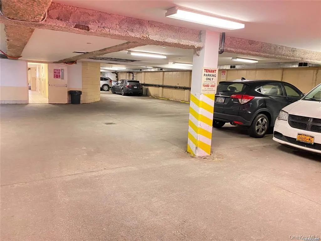 6434 Grand Central Parkway, New York, NY, 2 Bedrooms Bedrooms, 7 Rooms Rooms,2 BathroomsBathrooms,Residential,For Rent,Grand Central,0,1009798 6434 Grand Central Parkway, New York, NY, 2 Bedrooms Bedrooms, 7 Rooms Rooms,2 BathroomsBathrooms,Residential,For Rent,Grand Central,0,1009798