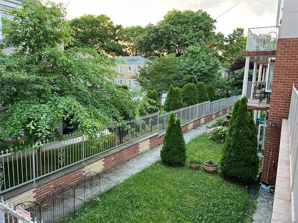 6434 Grand Central Parkway, New York, NY, 2 Bedrooms Bedrooms, 7 Rooms Rooms,2 BathroomsBathrooms,Residential,For Rent,Grand Central,0,1009798 6434 Grand Central Parkway, New York, NY, 2 Bedrooms Bedrooms, 7 Rooms Rooms,2 BathroomsBathrooms,Residential,For Rent,Grand Central,0,1009798