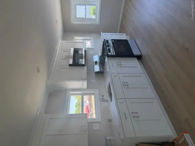 70 Revere Drive, Islip, NY, 2 Bedrooms Bedrooms, 4 Rooms Rooms,1 BathroomBathrooms,Residential,For Rent,Revere,0,1009799 70 Revere Drive, Islip, NY, 2 Bedrooms Bedrooms, 4 Rooms Rooms,1 BathroomBathrooms,Residential,For Rent,Revere,0,1009799