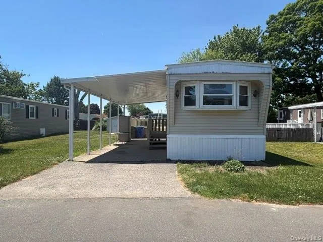 70 Revere Drive, Islip, NY, 2 Bedrooms Bedrooms, 4 Rooms Rooms,1 BathroomBathrooms,Residential,For Rent,Revere,0,1009799 70 Revere Drive, Islip, NY, 2 Bedrooms Bedrooms, 4 Rooms Rooms,1 BathroomBathrooms,Residential,For Rent,Revere,0,1009799