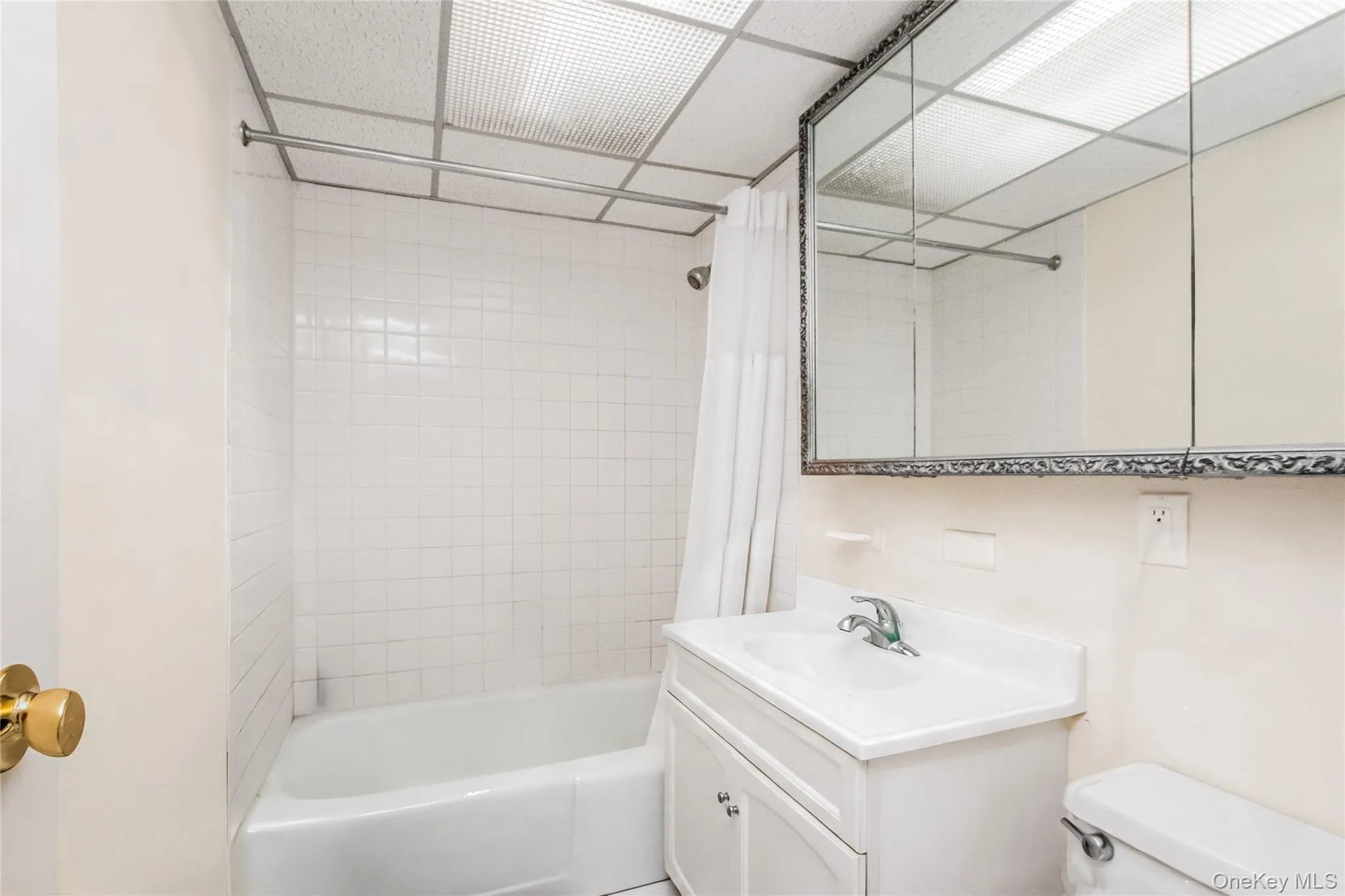 1155 Warburton Avenue, Yonkers, NY, 1 Bedroom Bedrooms, 4 Rooms Rooms,1 BathroomBathrooms,Residential,For Rent,Warburton,0,1009809 1155 Warburton Avenue, Yonkers, NY, 1 Bedroom Bedrooms, 4 Rooms Rooms,1 BathroomBathrooms,Residential,For Rent,Warburton,0,1009809