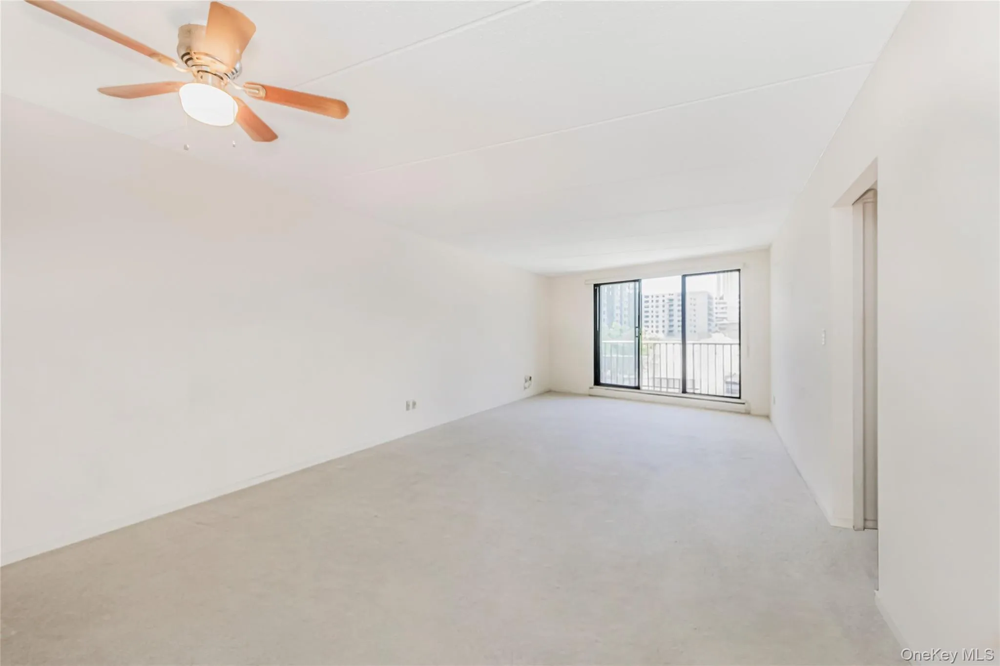 Dining / Living Room Dining / Living Room