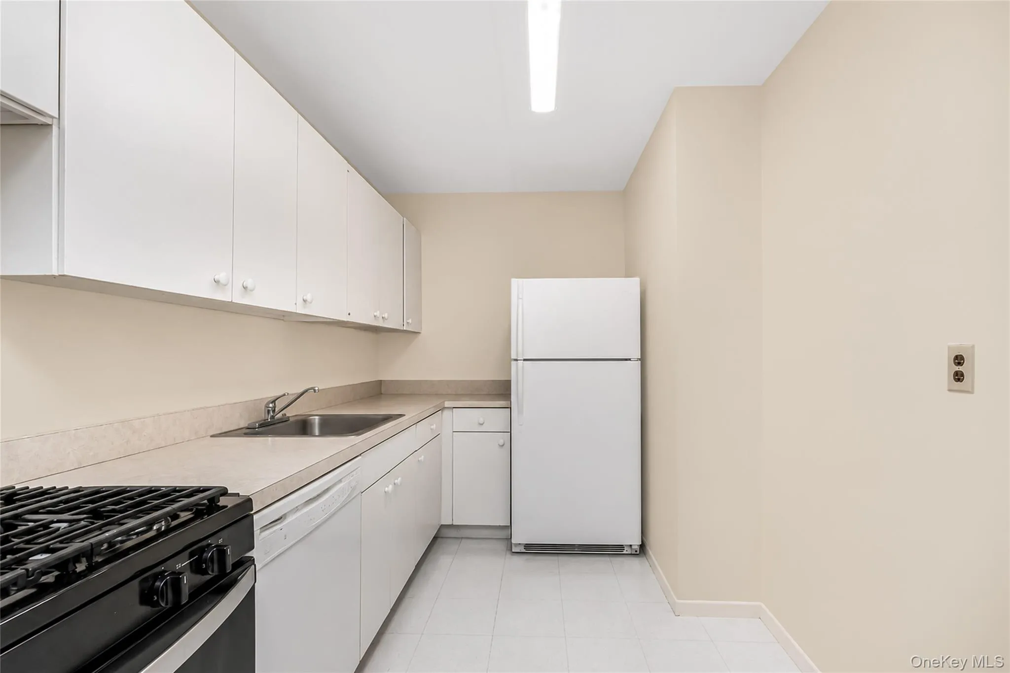 1155 Warburton Avenue, Yonkers, NY, 1 Bedroom Bedrooms, 4 Rooms Rooms,1 BathroomBathrooms,Residential,For Rent,Warburton,0,1009809 1155 Warburton Avenue, Yonkers, NY, 1 Bedroom Bedrooms, 4 Rooms Rooms,1 BathroomBathrooms,Residential,For Rent,Warburton,0,1009809