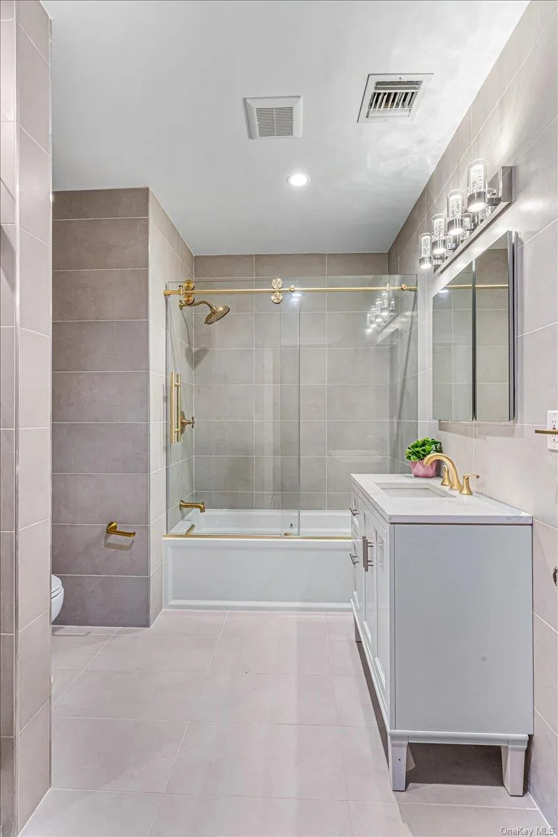 952 Cedar Swamp, Oyster Bay, NY, 7 Bedrooms Bedrooms, 12 Rooms Rooms,6 BathroomsBathrooms,Residential,For Rent,Cedar Swamp,0,1009813 952 Cedar Swamp, Oyster Bay, NY, 7 Bedrooms Bedrooms, 12 Rooms Rooms,6 BathroomsBathrooms,Residential,For Rent,Cedar Swamp,0,1009813