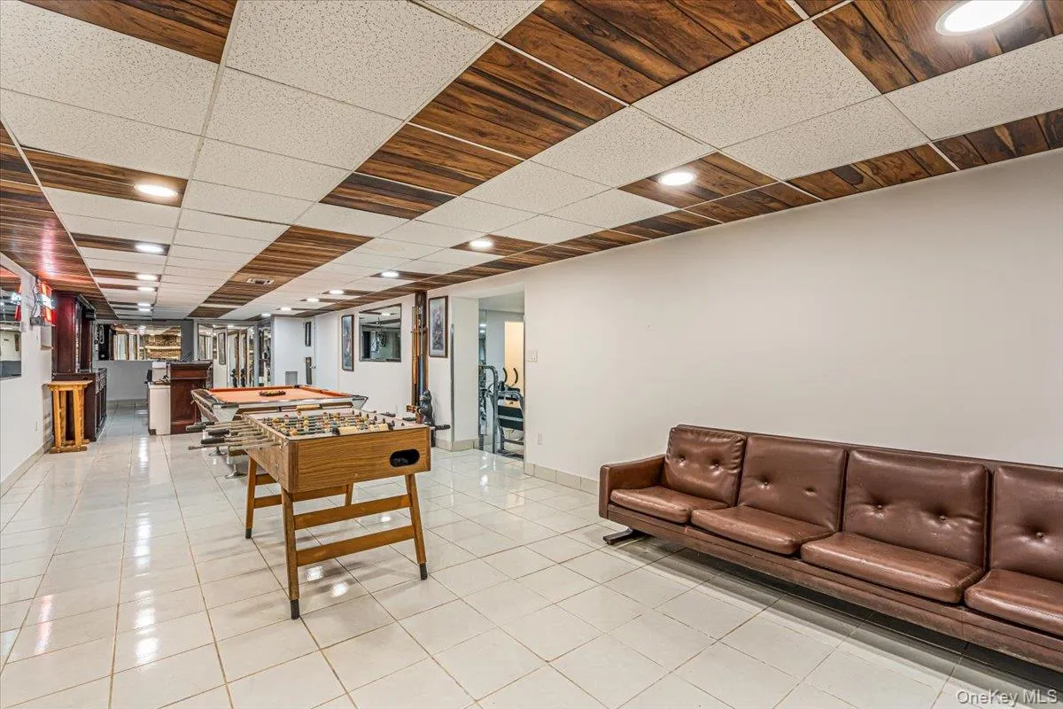952 Cedar Swamp, Oyster Bay, NY, 7 Bedrooms Bedrooms, 12 Rooms Rooms,6 BathroomsBathrooms,Residential,For Rent,Cedar Swamp,0,1009813 952 Cedar Swamp, Oyster Bay, NY, 7 Bedrooms Bedrooms, 12 Rooms Rooms,6 BathroomsBathrooms,Residential,For Rent,Cedar Swamp,0,1009813