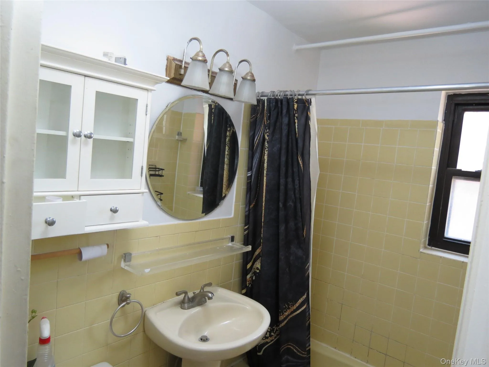 147-14 84th Road, New York, NY, 1 Bedroom Bedrooms, 3 Rooms Rooms,1 BathroomBathrooms,Residential,For Rent,84th,0,1009818 147-14 84th Road, New York, NY, 1 Bedroom Bedrooms, 3 Rooms Rooms,1 BathroomBathrooms,Residential,For Rent,84th,0,1009818