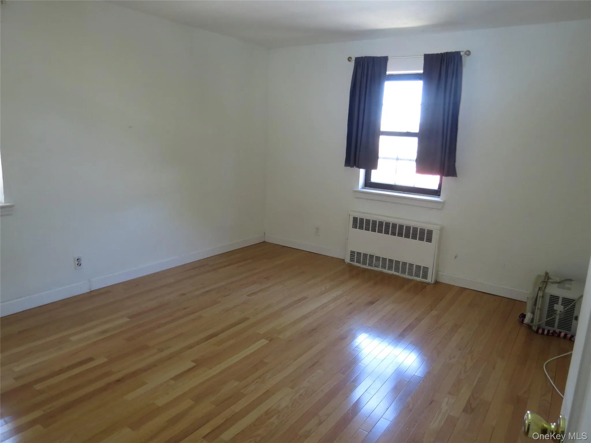 147-14 84th Road, New York, NY, 1 Bedroom Bedrooms, 3 Rooms Rooms,1 BathroomBathrooms,Residential,For Rent,84th,0,1009818 147-14 84th Road, New York, NY, 1 Bedroom Bedrooms, 3 Rooms Rooms,1 BathroomBathrooms,Residential,For Rent,84th,0,1009818