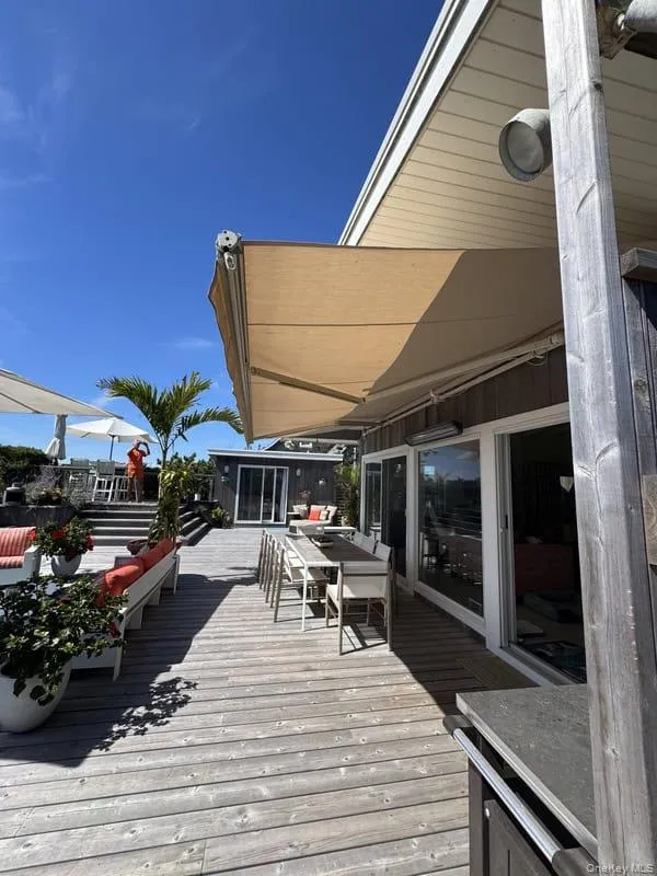 Outdoor dining & awning Outdoor dining & awning